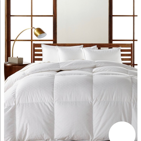 - Hotel Collection goose downLight weight queen